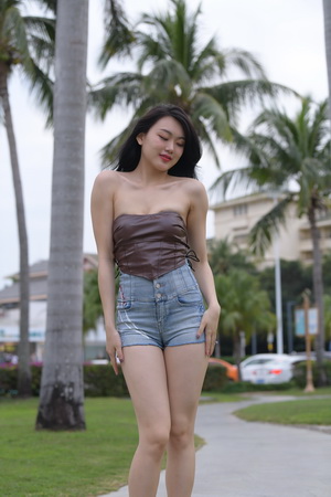 ��ģ����Ʒ������ţ���ȿ���Ů[420P/3.4G]
